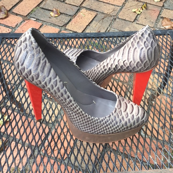 Grey Snakeskin All Leather Platform Pump with - Picture 3 of 5